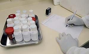 Federal Prosecutors Face Tall Task in Pursuit of Physicians for Improper Prescribing